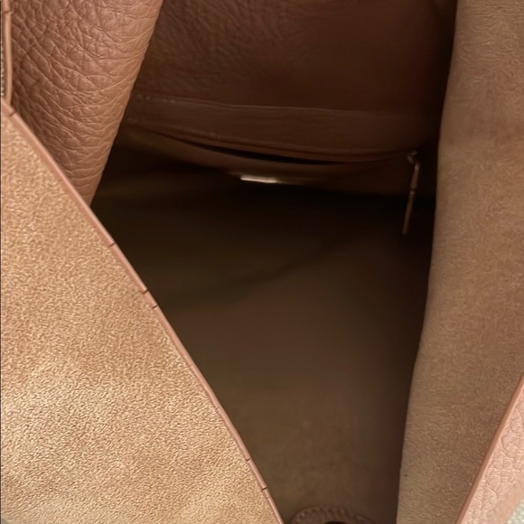 Elegant Tan Leather Women's Bag - Picture 4 of 6